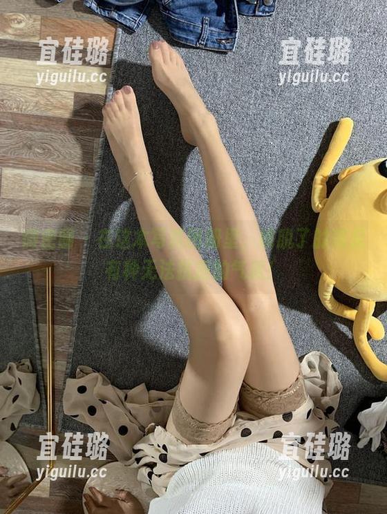 桃脱了 微密圈 - 在这本写真图册里,桃脱了的美足有种无法抗拒的气质!