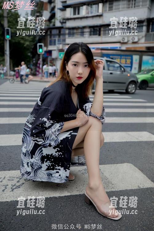梦丝女神 - 看刘诺的原图，校园写真模式开启，这个角落真不错！