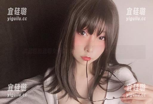 次屁啦的透明女仆COS——这是什么神奇的组合？