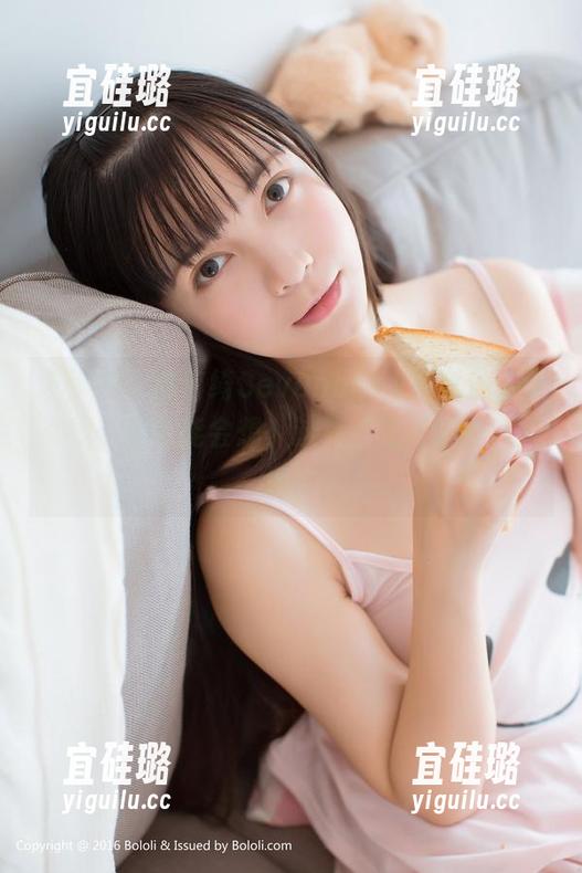 波萝社 - 柳侑绮Sevenbaby：黑丝资源在线，你可能会想，这简直是“腿控”圣地！