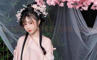 要下载爆机少女喵小吉的写真集吗？怪物猎人没准都是她的粉丝