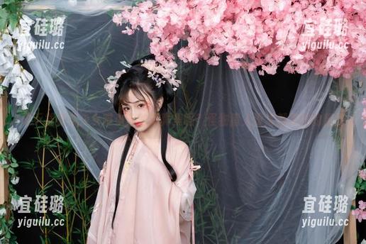 要下载爆机少女喵小吉的写真集吗？怪物猎人没准都是她的粉丝