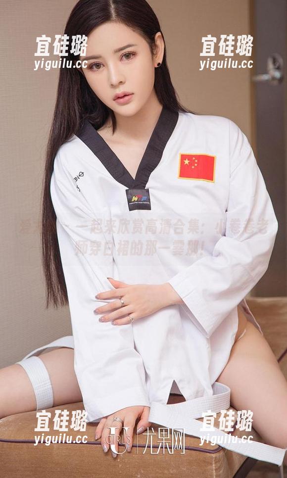 爱尤物 - 一起来欣赏高清合集：小卷卷老师穿白裙的那一霎那！