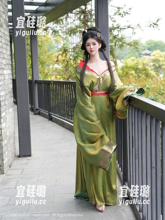秀人网-Candy糖糖 秀人网 - Candy糖糖在浴缸里的“福利时刻”:看脸还是看身材,大家来争辩吧!