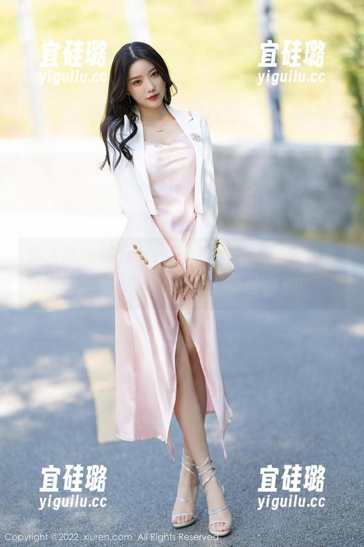 秀人网 - Nancy小姿在线的裤里丝内容，真有种让人意外的吸引力？