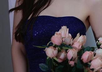 秀人网 – 这张无圣光画像里的会飞的小虎牙，真是女王范儿十足！