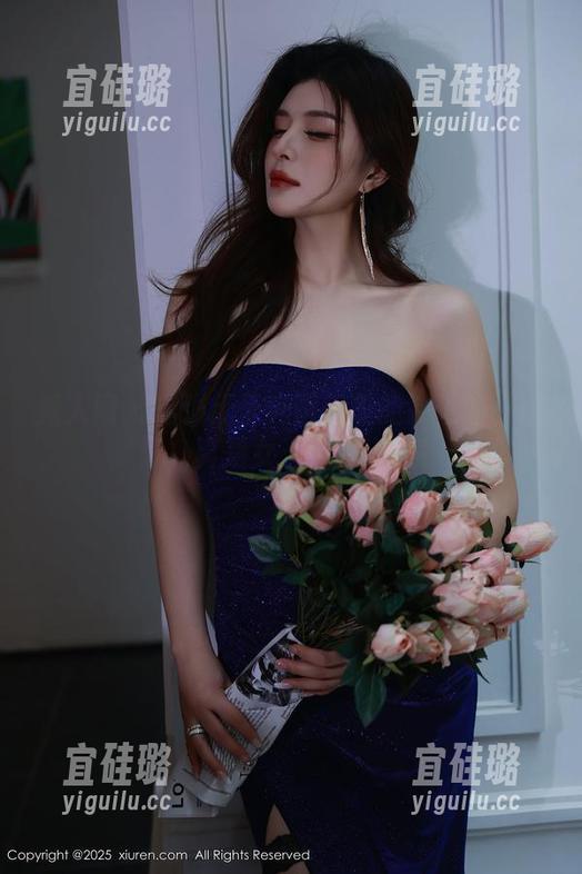 秀人网 - 这张无圣光画像里的会飞的小虎牙，真是女王范儿十足！
