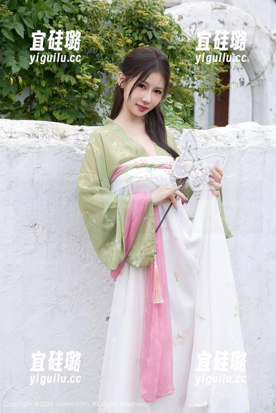 秀人网 - 停下脚步，周琰琳LIN学姐的写真资源值得一观！