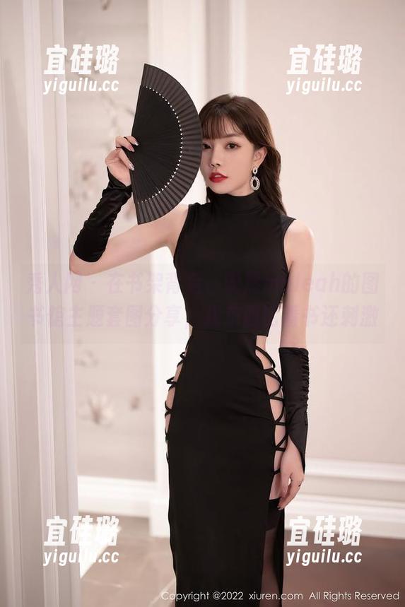 秀人网-安然maleah 秀人网 - 在书架背后,安然maleah的图书馆主题套图分享,找东西比看书还刺激