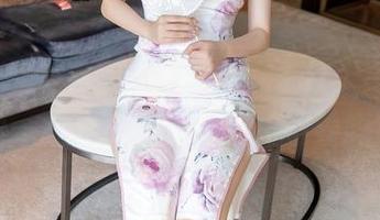 秀人网 – 教室里的星小兔Meetu，免费图册一窥究竟，你能忍住不看吗？