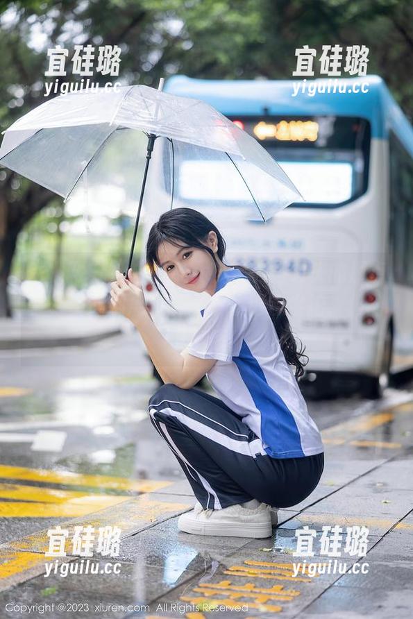 秀人网-白甜 秀人网 - “白甜&女孩:融化镜头的那点事,资源别急哦”——依旧慢半拍,但甜蜜不停!
