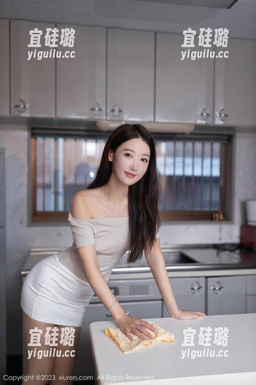 秀人网 - 窥视陈芊儿的图库分享！她的日常怎么都这么接地气，谁让她是我心中的偶像呢？
