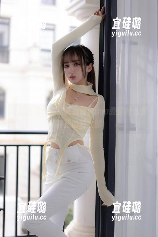 一套在线美图，米线线sama教你什么是真正的猫女郎