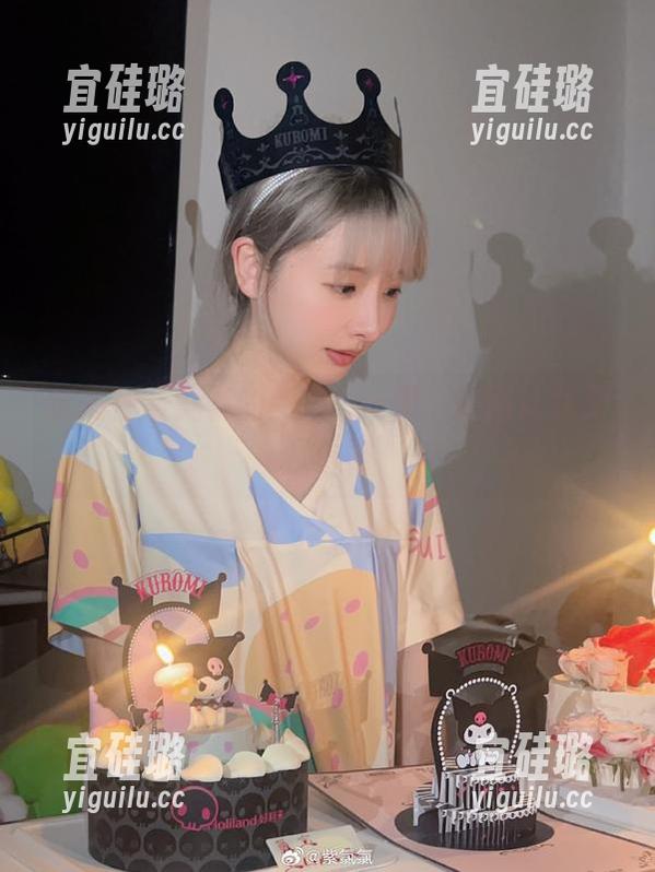 迷失在紫氯氯的女孩cos里，套图让我无从选择