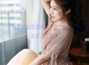 美媛馆 – Love陆瓷最新高清网袜图集：袜子和腿的审美对决，谁才是主角？
