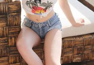 美媛馆 – 福利在这！看于大小姐的美脚原图，突然有些心猿意马…