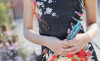 美媛馆 – 皮衣大赏：这一刻赵小米Kitty似乎让时光穿越了，原图里，她就是那个“能打”的女主角！