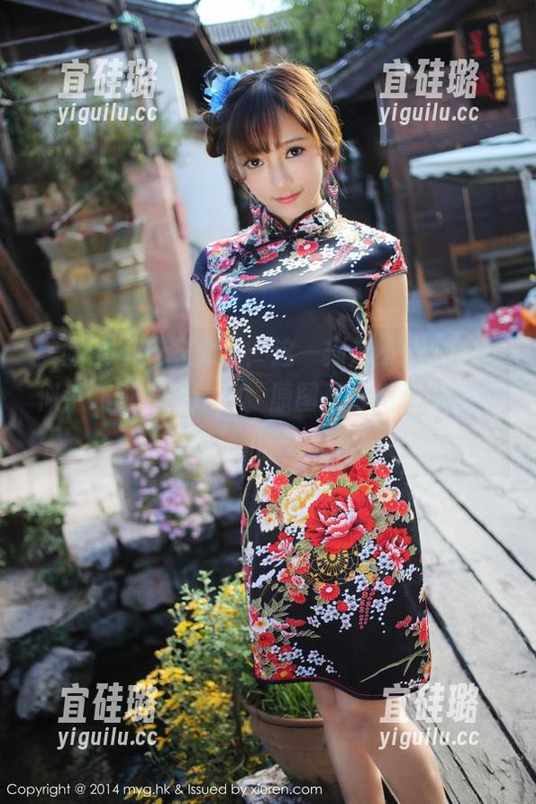美媛馆 - 皮衣大赏：这一刻赵小米Kitty似乎让时光穿越了，原图里，她就是那个“能打”的女主角！