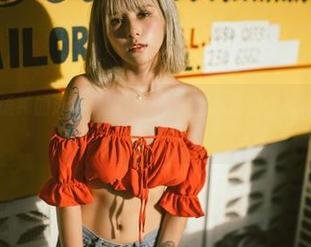 菠萝社 – 王语纯的泳装美图合集——潜水还是上岸？我又狭隘了！