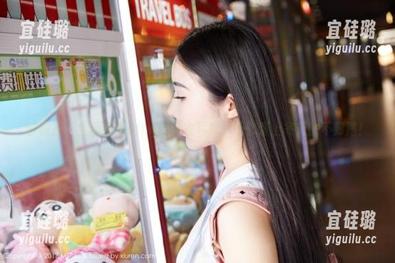 蜜桃社 - 全面解锁Gina的毛衣写真：让你爱上冬天的不归路！