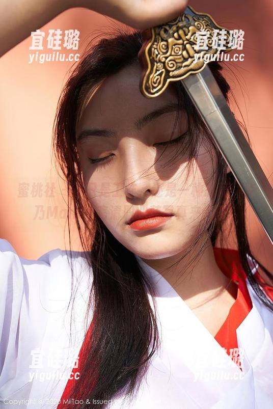 蜜桃社 - 不只是工作，还是一种态度！梦乃Mandy高清职业装写真来领教！