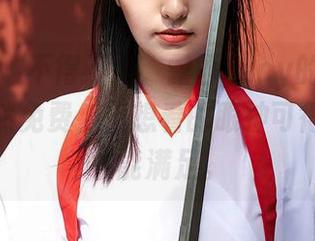 蜜桃社 – 不得不说，露西Lucy的空姐图包，虽然免费，但想看的眼神可得花点钱才能满足。