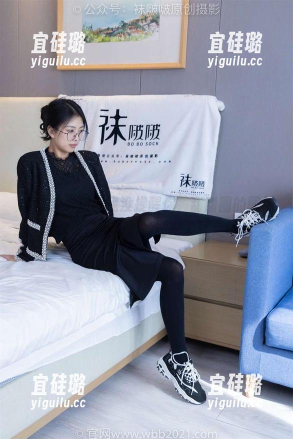 袜啵啵 - 别说我没提醒你，甜甜圈的图册里藏着点小秘密，刷完了就走吧。