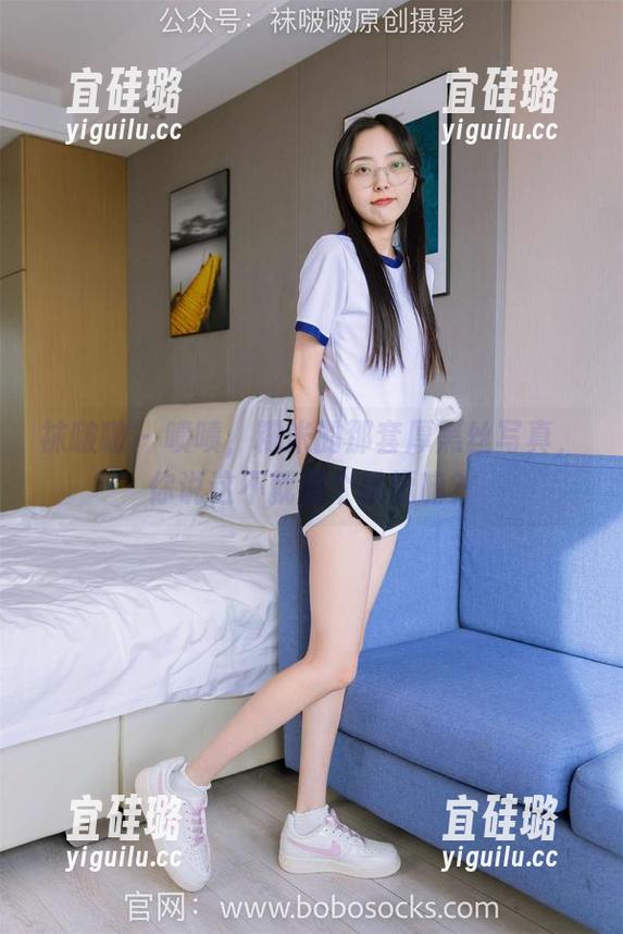 袜啵啵 - 啧啧，糯米的那套厚黑丝写真，你说这不就是个挑逗嘛？
