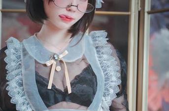 西园寺南歌私房的肉丝，美图中藏着什么？唔，好奇的眼神
