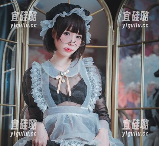 西园寺南歌私房的肉丝，美图中藏着什么？唔，好奇的眼神