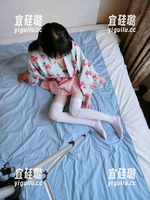灰丝cos，西尔酱的原图里是天马行空，真想问她到底在想什么。