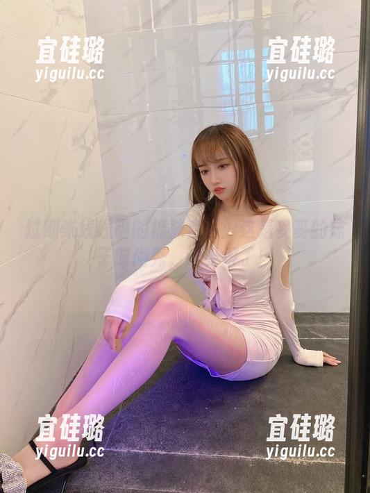 过期米线线喵的棉袜套图：这是妥妥的袜子时尚秀，谁受得了！