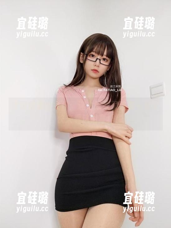 半透明黑丝女仆：迷之呆梨又该美一波了，快来看这组写真！