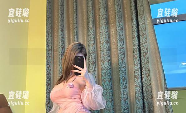 微密圈 - 对着醇子小姨白色写真图集，高清的哥们儿们，你敢直视吗？
