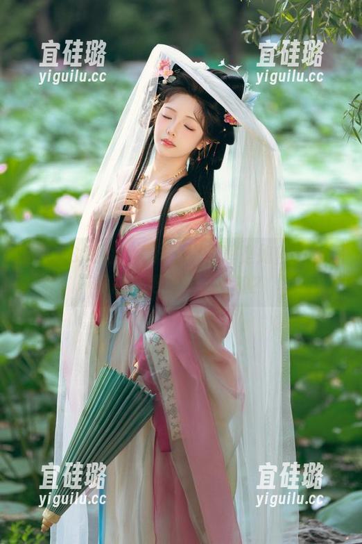 运动VS私拍，雯妹不讲道理是如何把这两者融合得天衣无缝的？