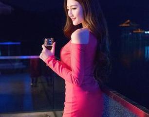 青豆客 – 免费写真计划加一份雪瑞Lisa美腿的额外展品，嘿嘿