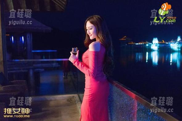 青豆客-雪瑞Lisa 青豆客 - 免费写真计划加一份雪瑞Lisa美腿的额外展品,嘿嘿