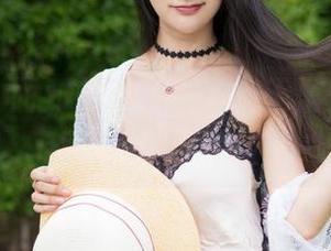 魅妍社 – 面对关思阳居家，无圣光也充满了不言而喻的意味。