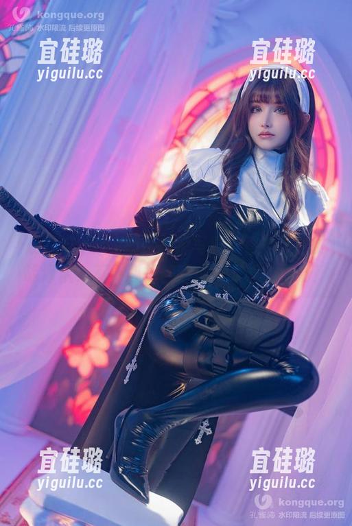 鹿八岁baby的比基尼写真：看她勇敢挑战海浪，不小心却被晒成小龙虾的图册！